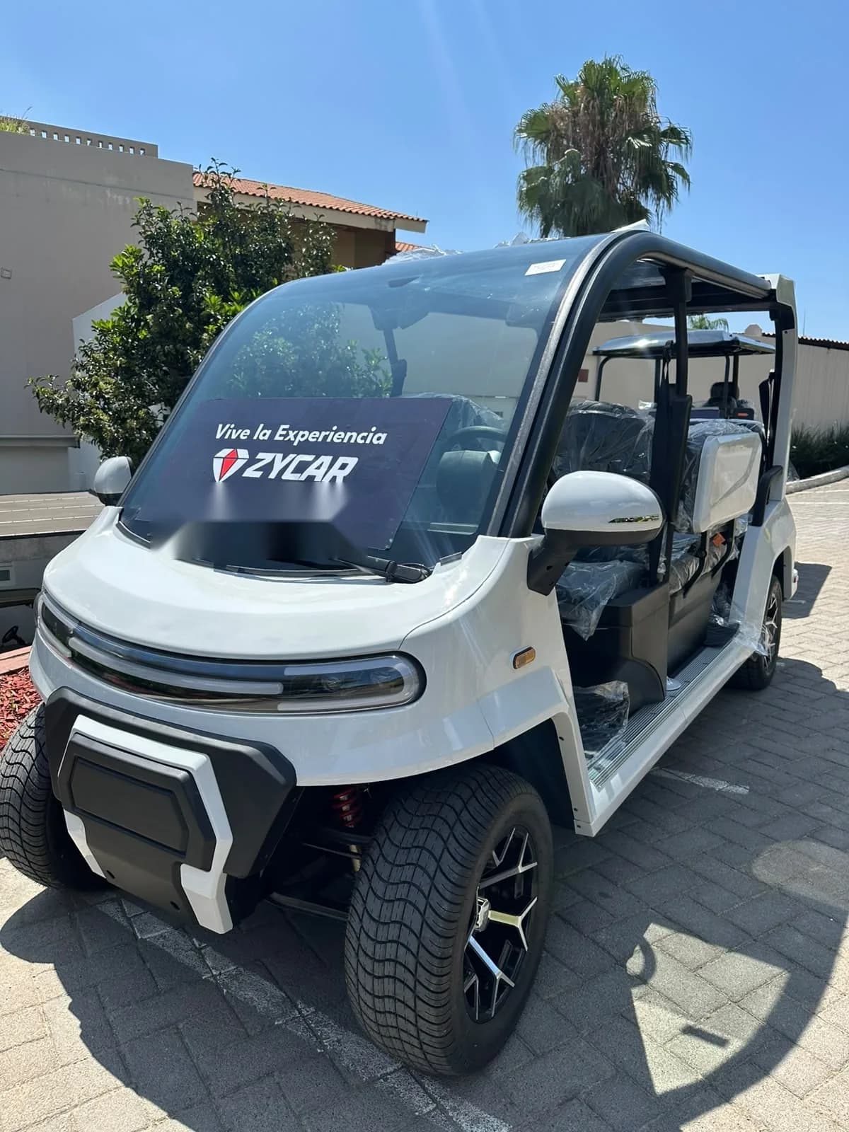Zycar CITY blanco, vista tres cuartos frontal
